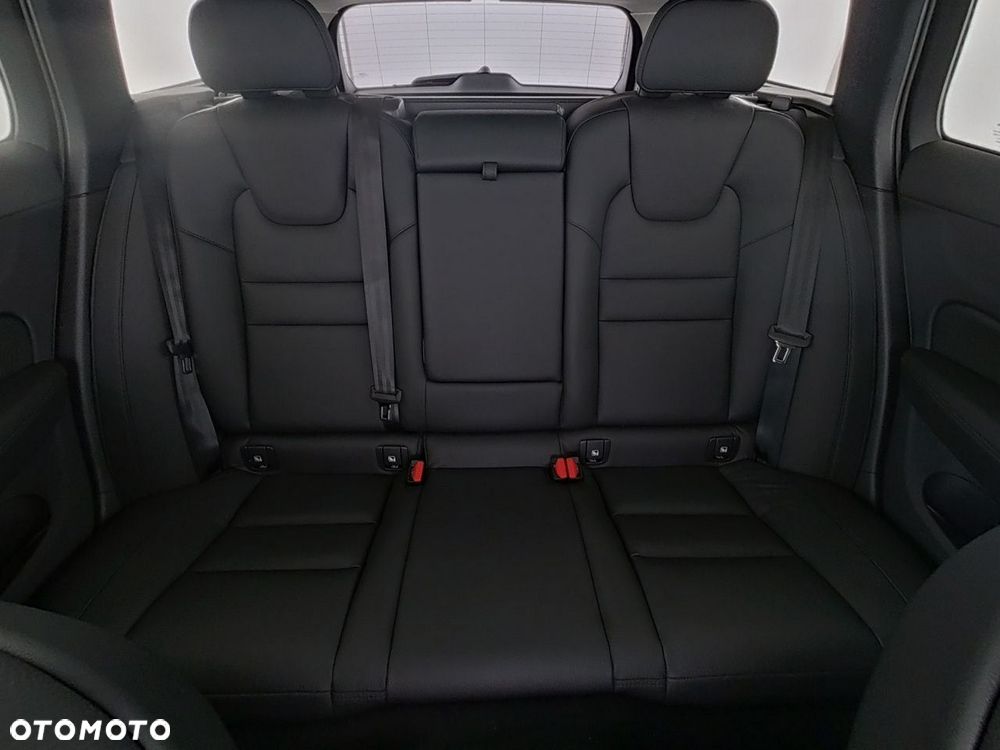 Volvo V60 T8 AWD Plug-In Hybrid Plus Dark - 13