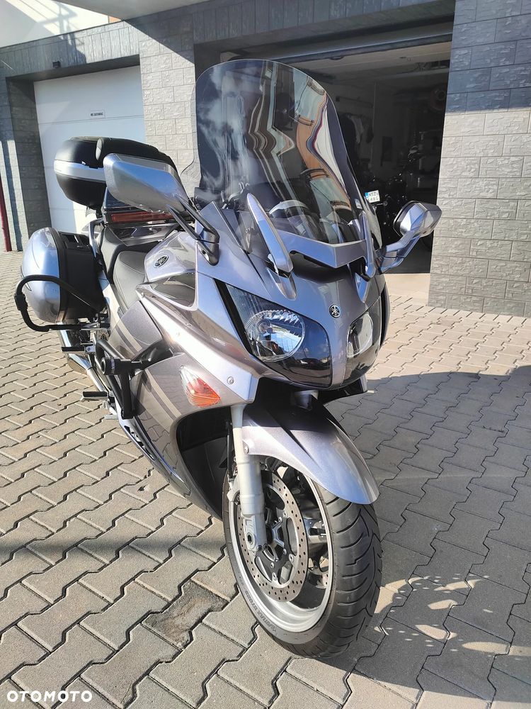 Yamaha FJR - 2