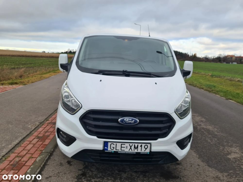 Ford CUSTOM - 19