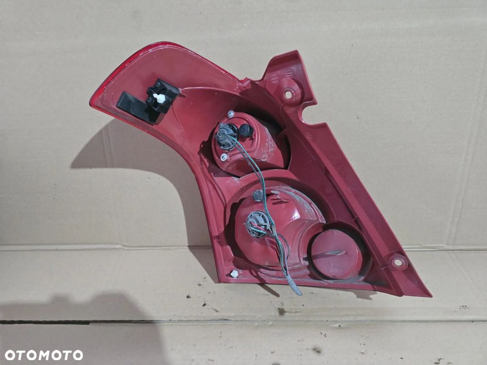 LAMPA PRAWA TYŁ TYLNA SUZUKI SWIFT MK6 SPORT EUROPA - 2
