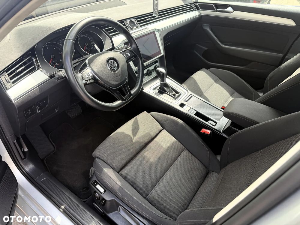 Volkswagen Passat 2.0 TDI SCR DSG Comfortline - 17