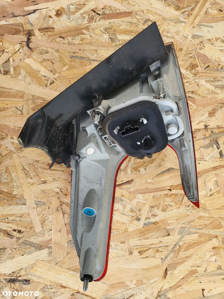 Lampa tylna prawa Peugeot 2008 - 7