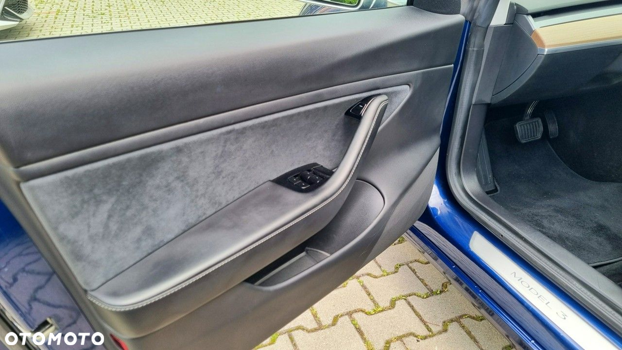Tesla Model 3 Langstreckenbatterie Allradantrieb Dual Motor - 12
