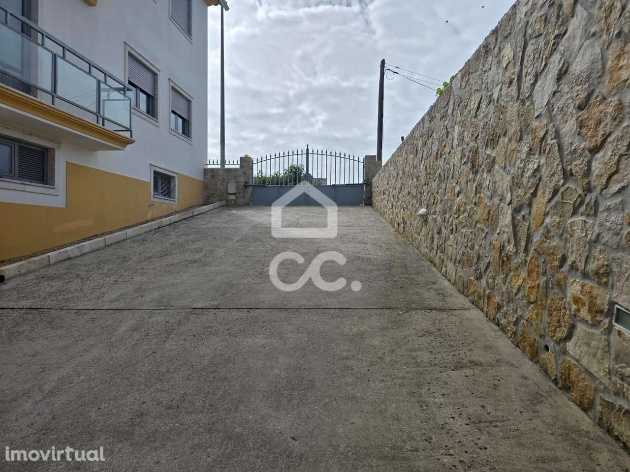 Moradia T3 em Condomínio Privado na Lagoa , Santo Isidoro - Grande imagem: 2/60