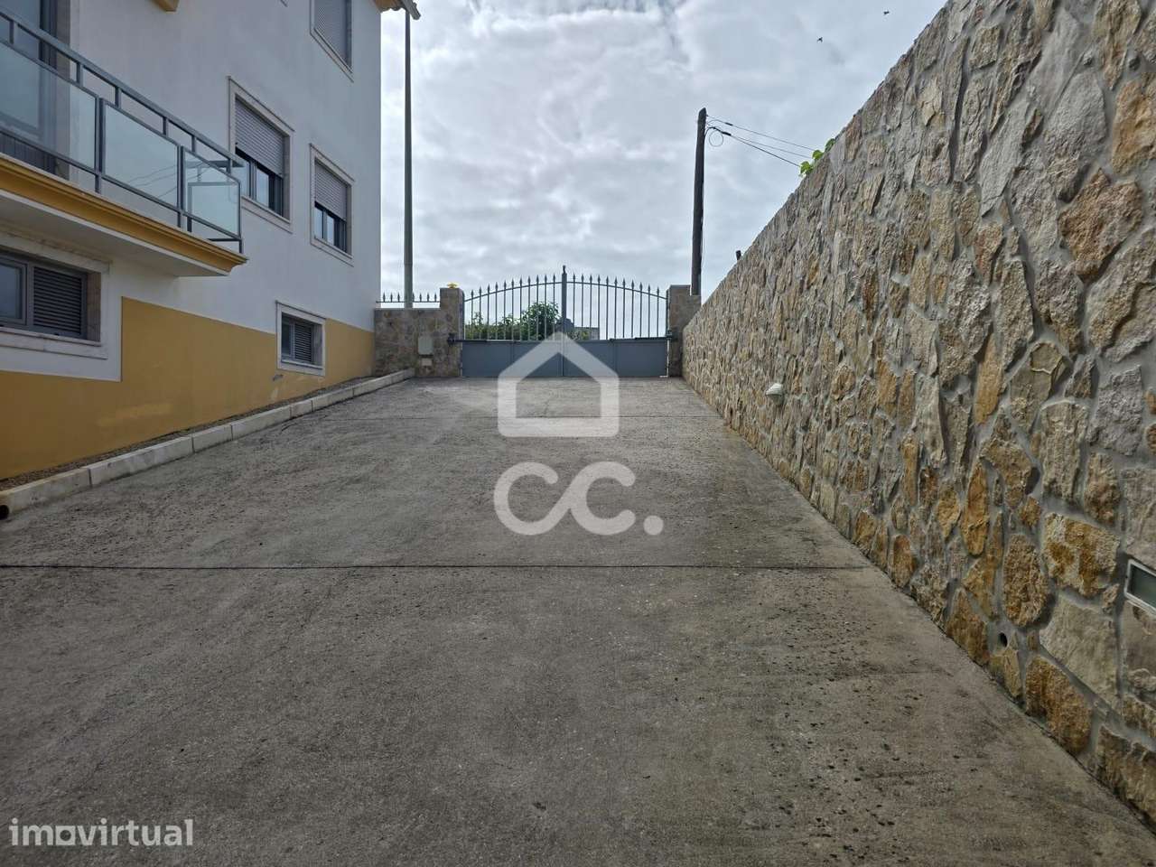 Moradia T3 em Condomínio Privado na Lagoa , Santo Isidoro - Grande imagem: 2/60
