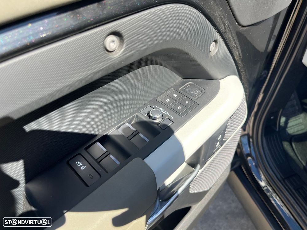 Land Rover Defender 2.0 P400e 110 AWD SE - 15