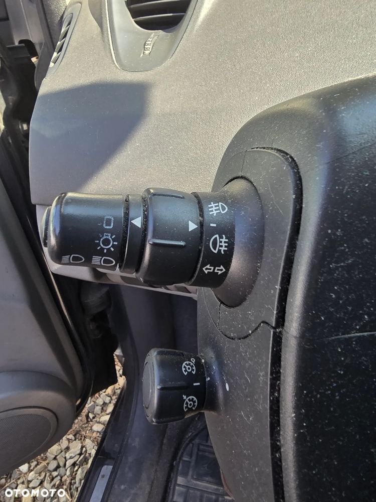 Renault Scenic 1.6 16V Authentique - 9