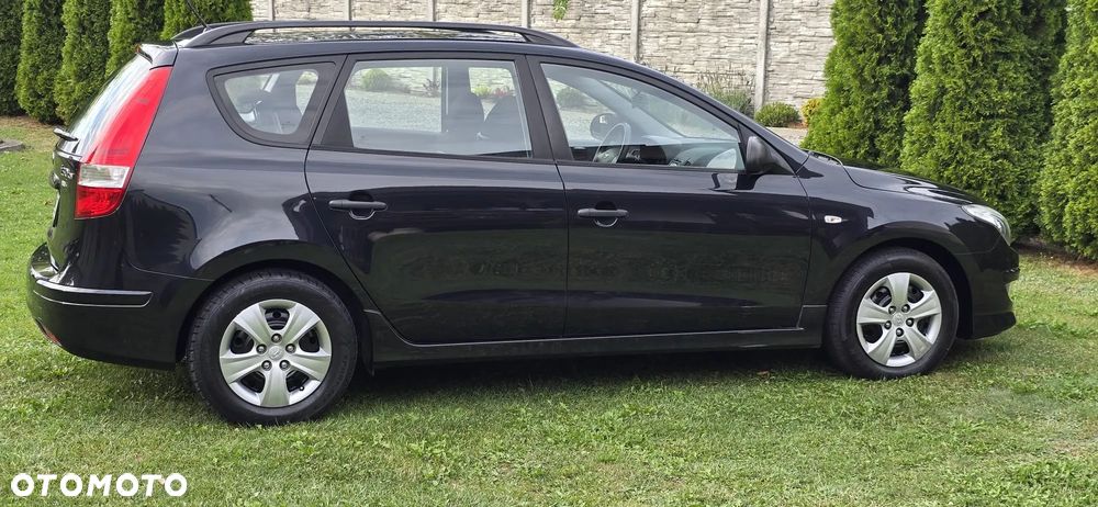 Hyundai i30 1.4 Base + - 11