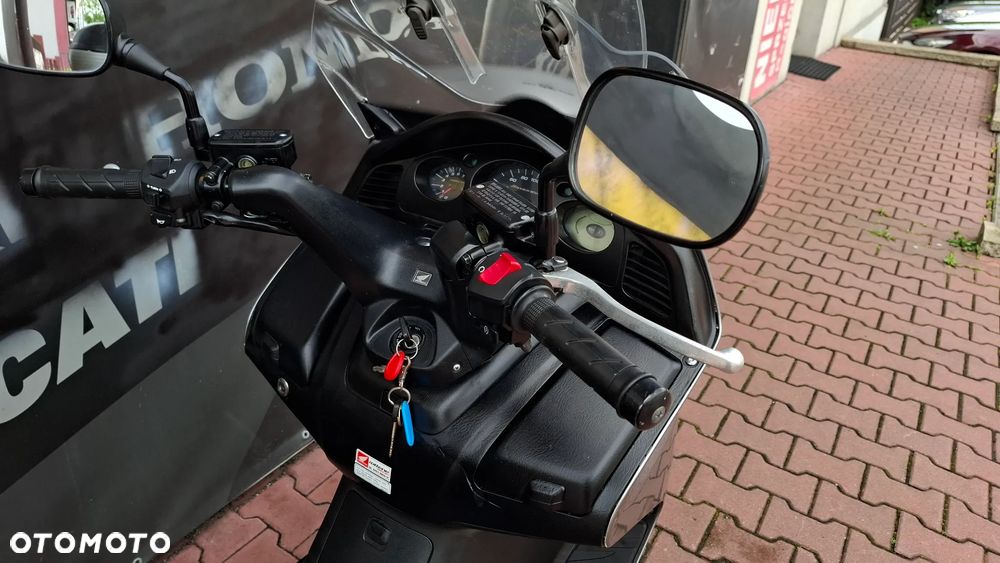 Honda Silver Wing - 8