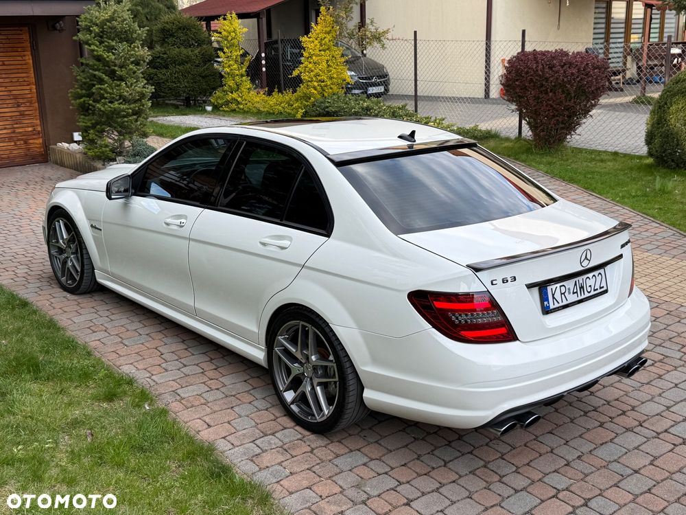 Mercedes-Benz Klasa C 63 AMG 7G-TRONIC - 31