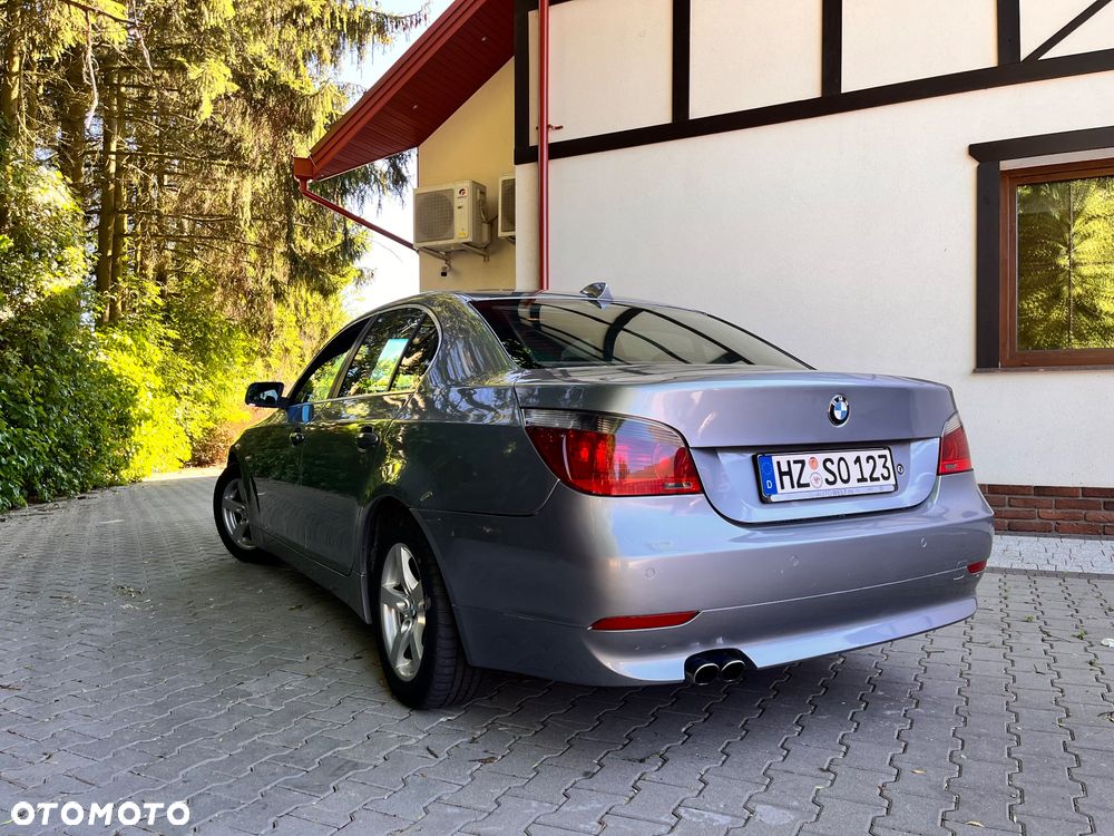 BMW Seria 5 520i - 4