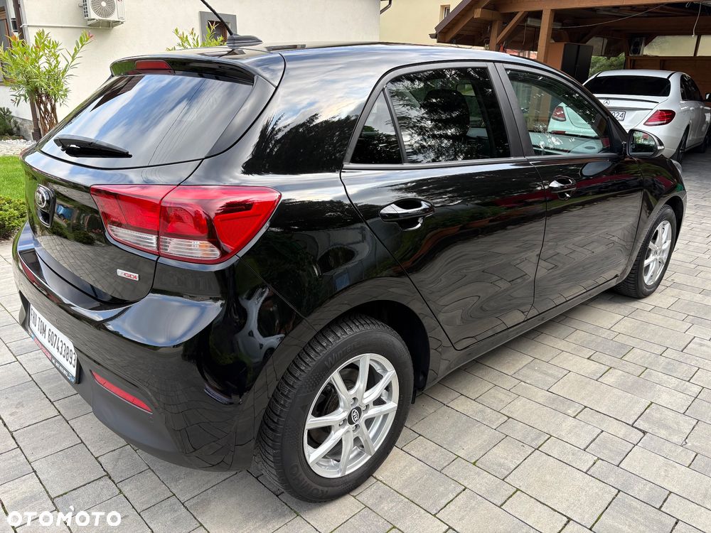 Kia Rio - 12