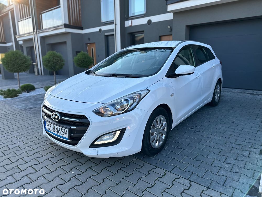 Hyundai i30 1.6 GDI Classic + - 8