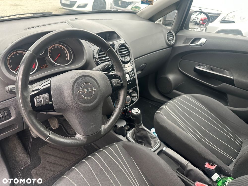 Opel Corsa 1.4 16V Innovation 110 Jahre - 9