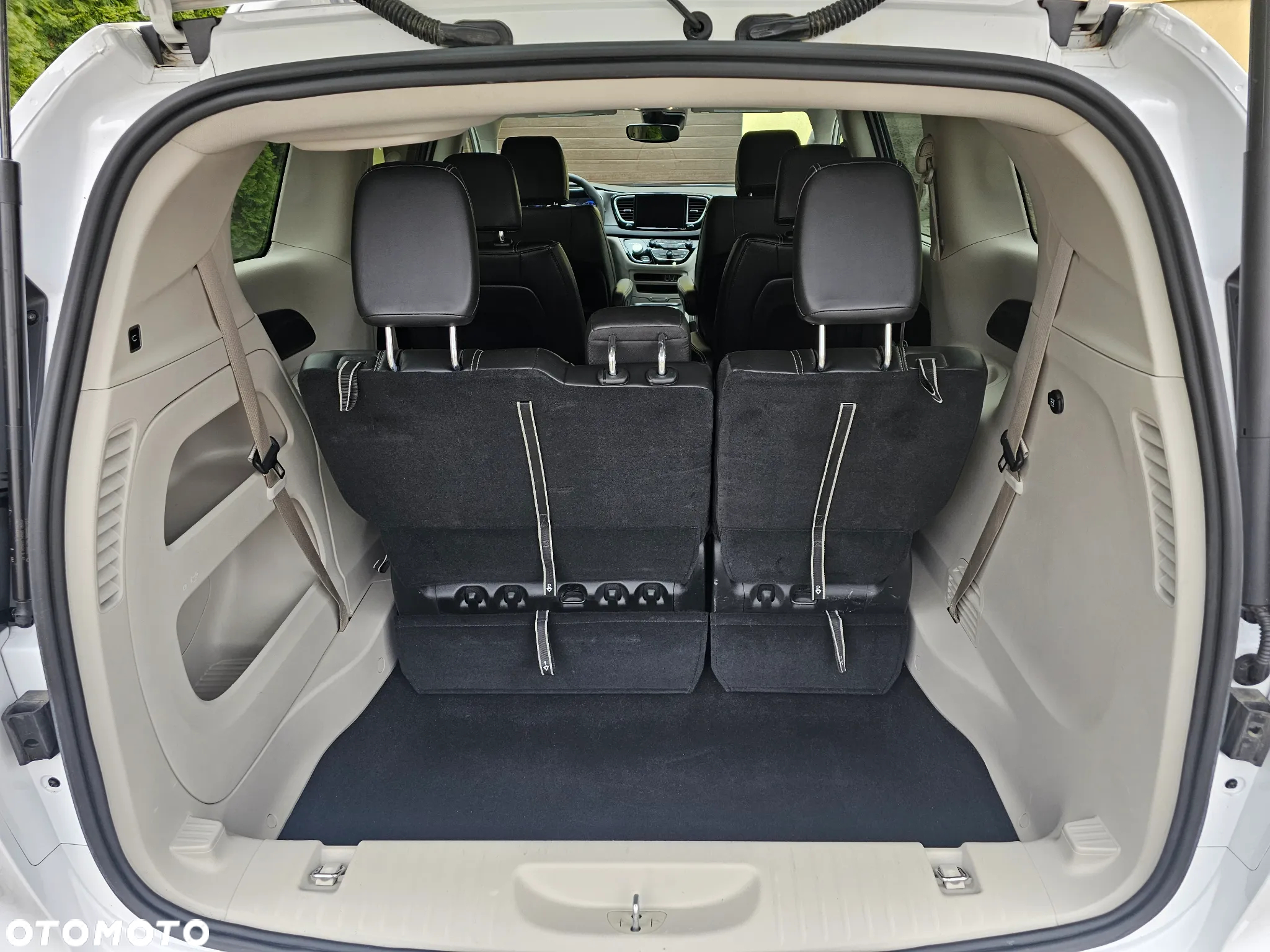 Chrysler Pacifica - 15