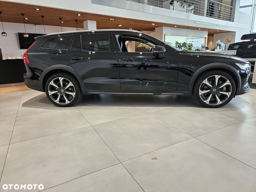 Volvo V60 Cross Country - 5