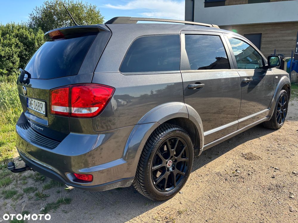 Fiat Freemont 2.0 Multijet Black Code AWD - 3