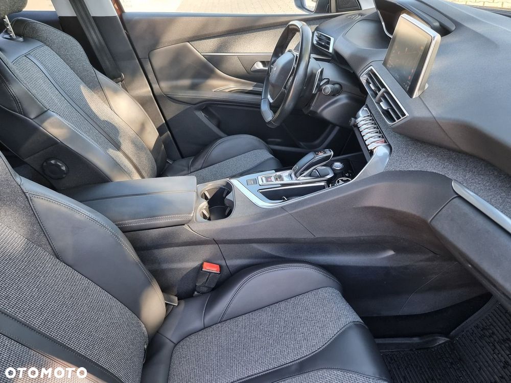Peugeot 3008 1.5 BlueHDi Allure S&S EAT8 - 19