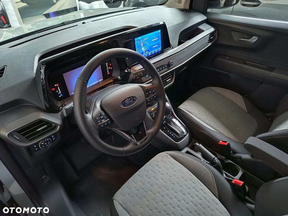 Ford Transit Courier - 11