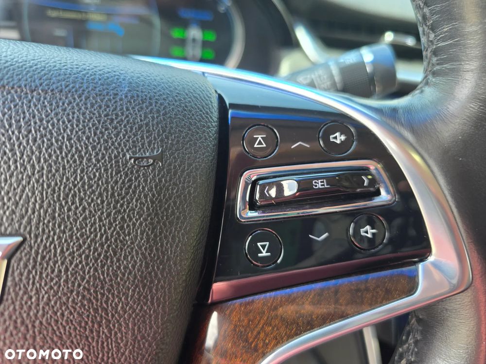 Cadillac XTS - 30