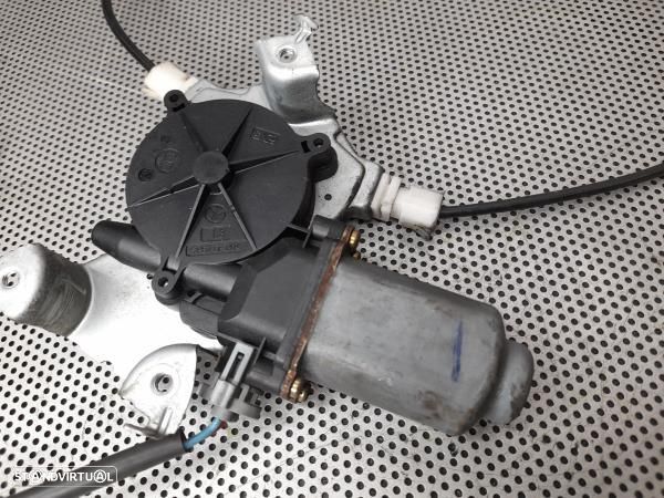 Elevador Tras Esq  Nissan Primera (P11) - 3