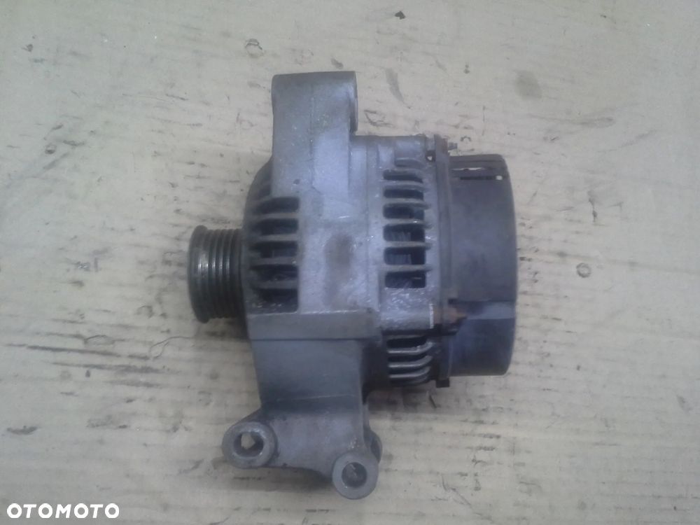 Ford Fokus II 1.6 benzyna alternator - 6