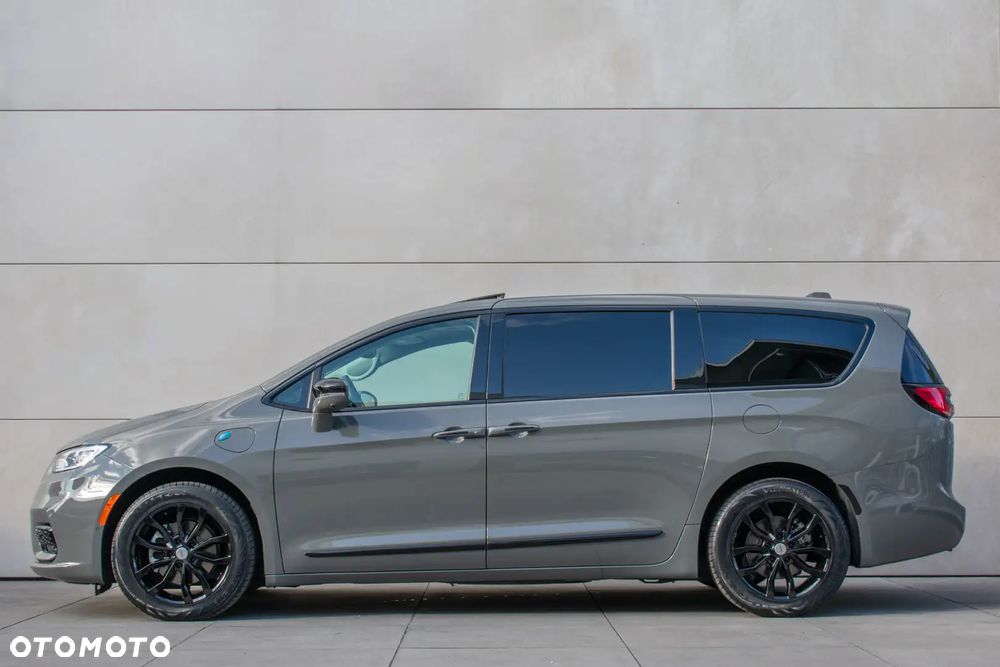 Chrysler Pacifica 2022 photo 3
