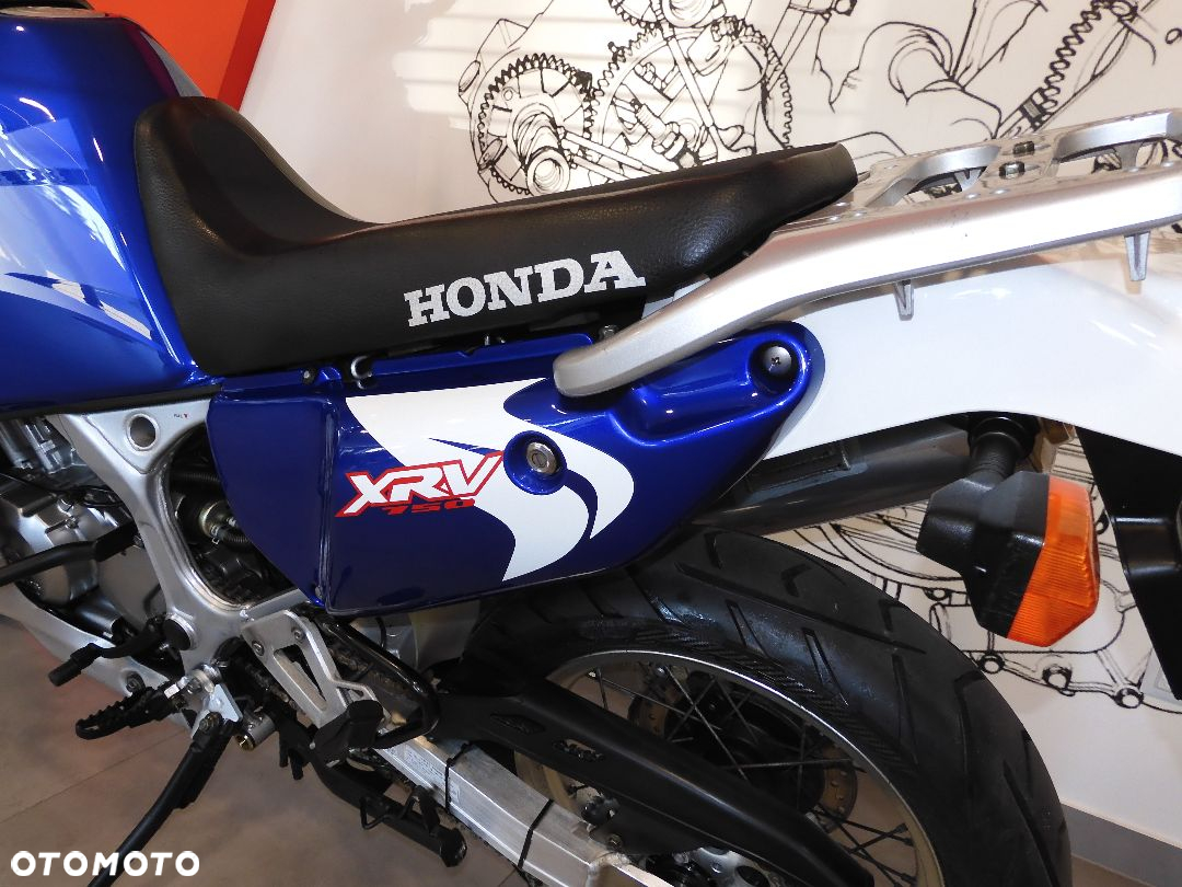 Honda XRV - 32
