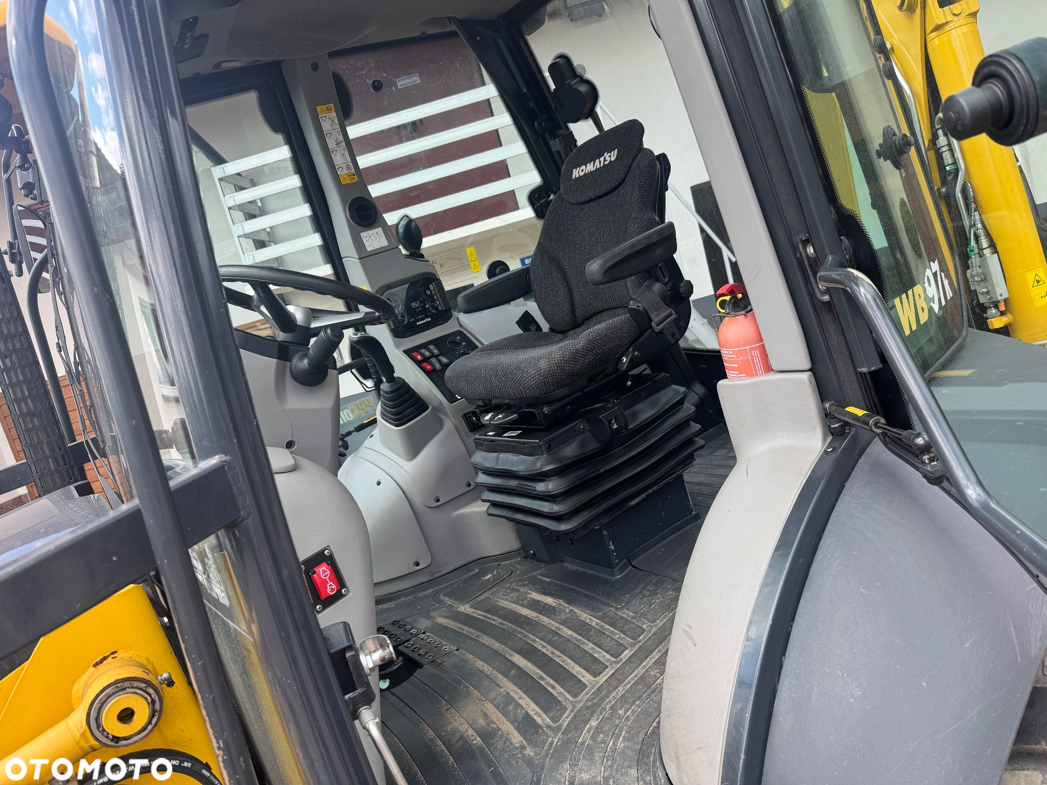 Komatsu WB 97R - 14