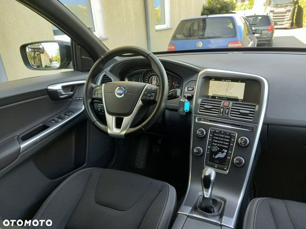 Volvo XC 60 D4 Drive-E Momentum - 27