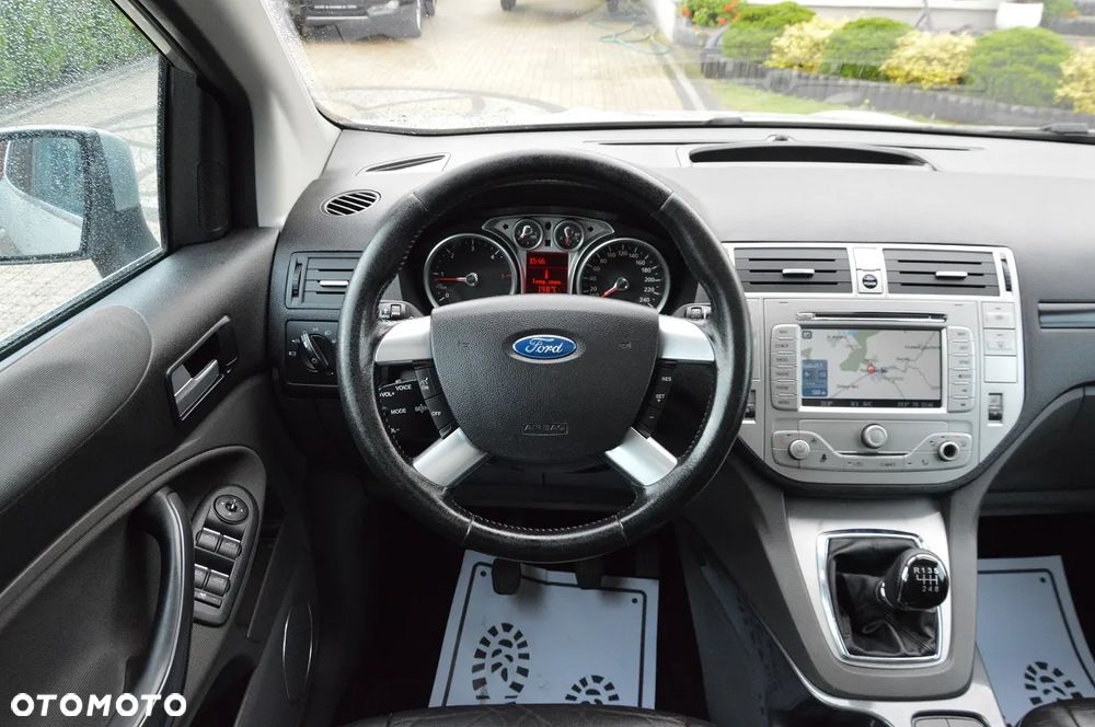 Ford Kuga 2.0 TDCi 4x4 Titanium - 17
