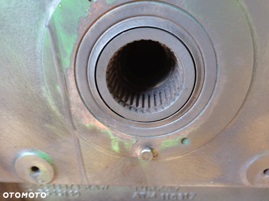 John Deere 6155 R WOM tylny R545140 - 9