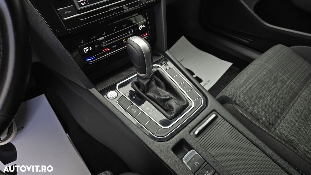Volkswagen Passat 2.0 TDI DSG Comfortline - 17