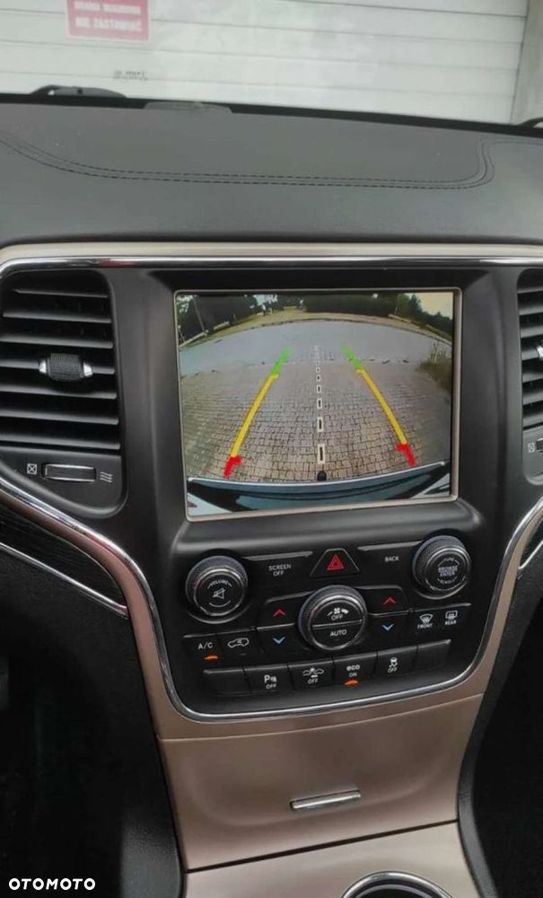 Jeep Grand Cherokee - 11