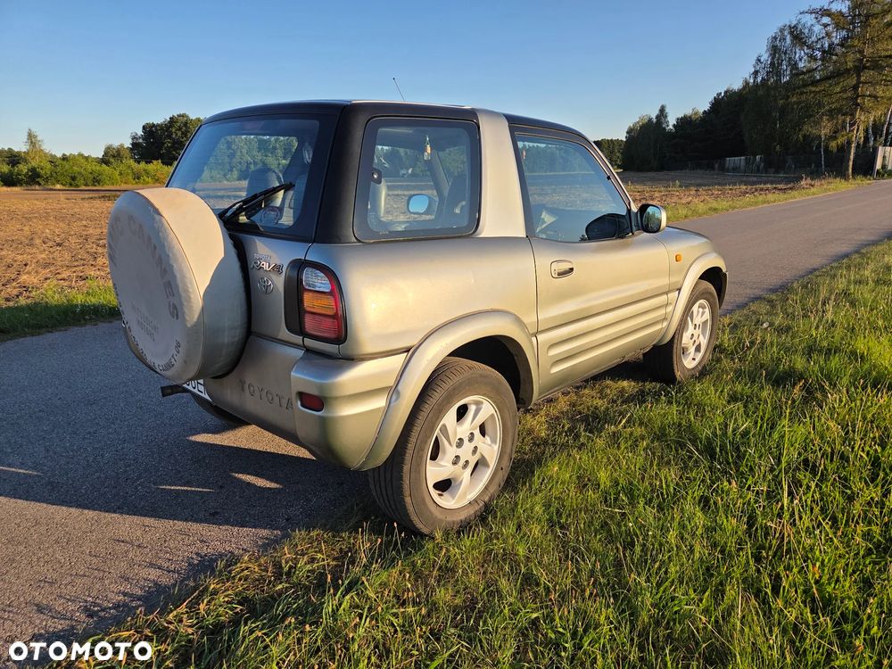 Toyota RAV4 2.0 - 3