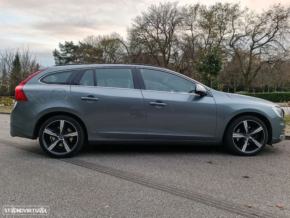 Volvo V60 D3 Geartronic R-Design - 4
