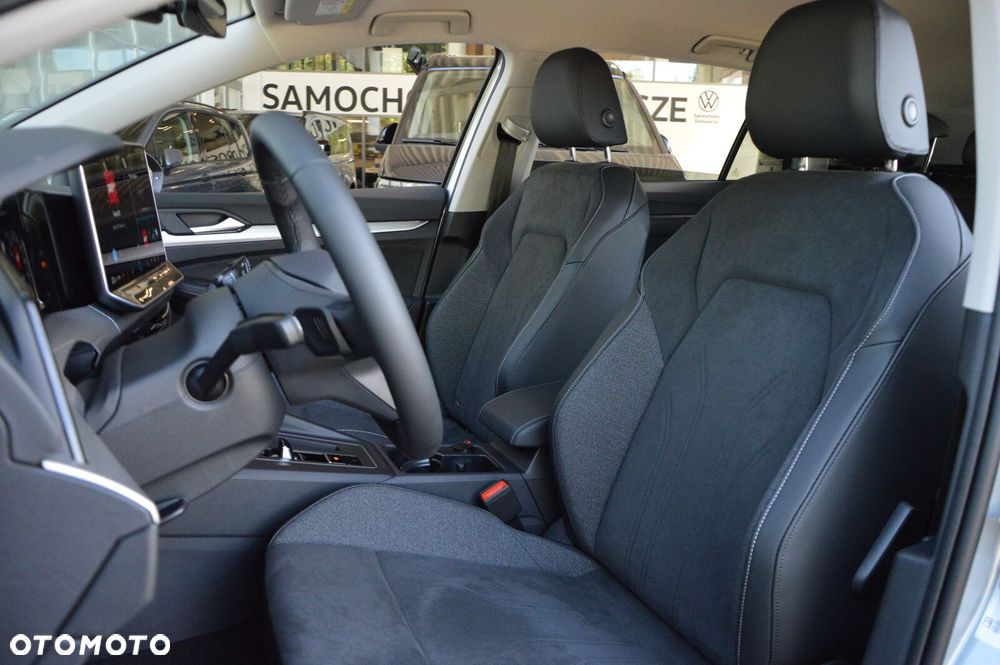 Volkswagen Golf - 8
