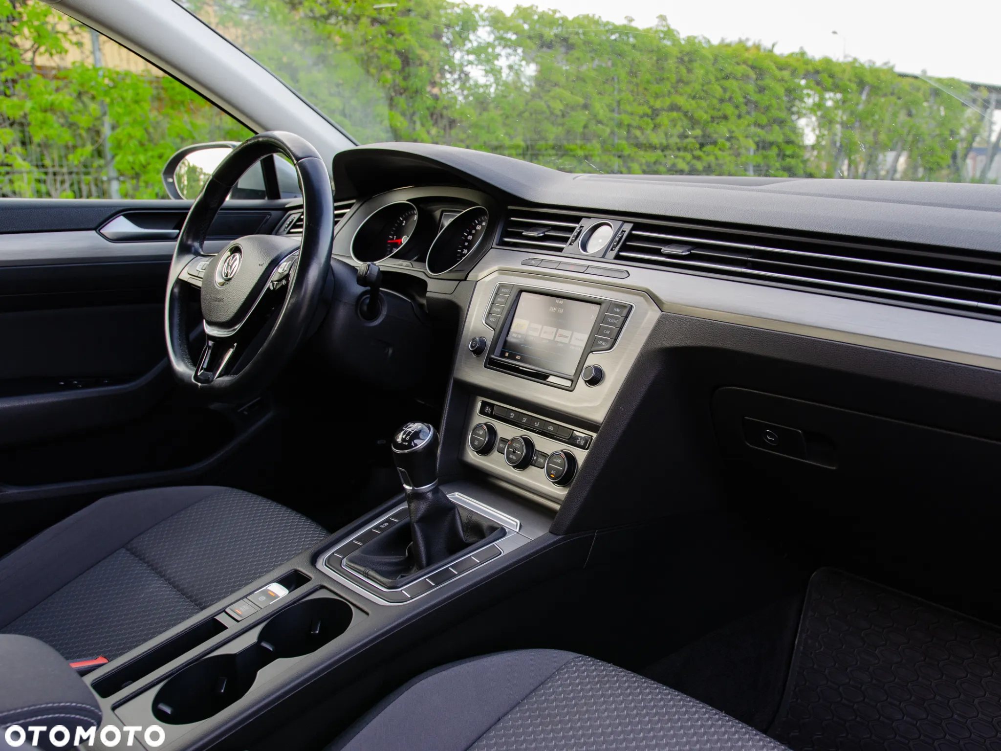 Volkswagen Passat 2.0 TDI SCR Comfortline - 20