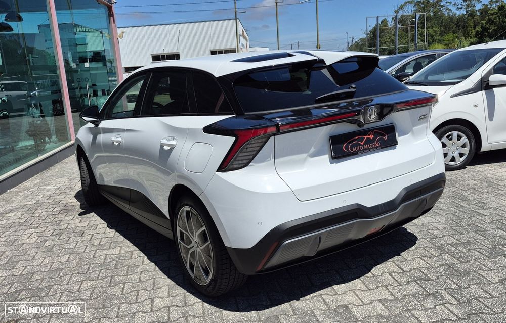 MG MG4 64 kWh Luxury - 5