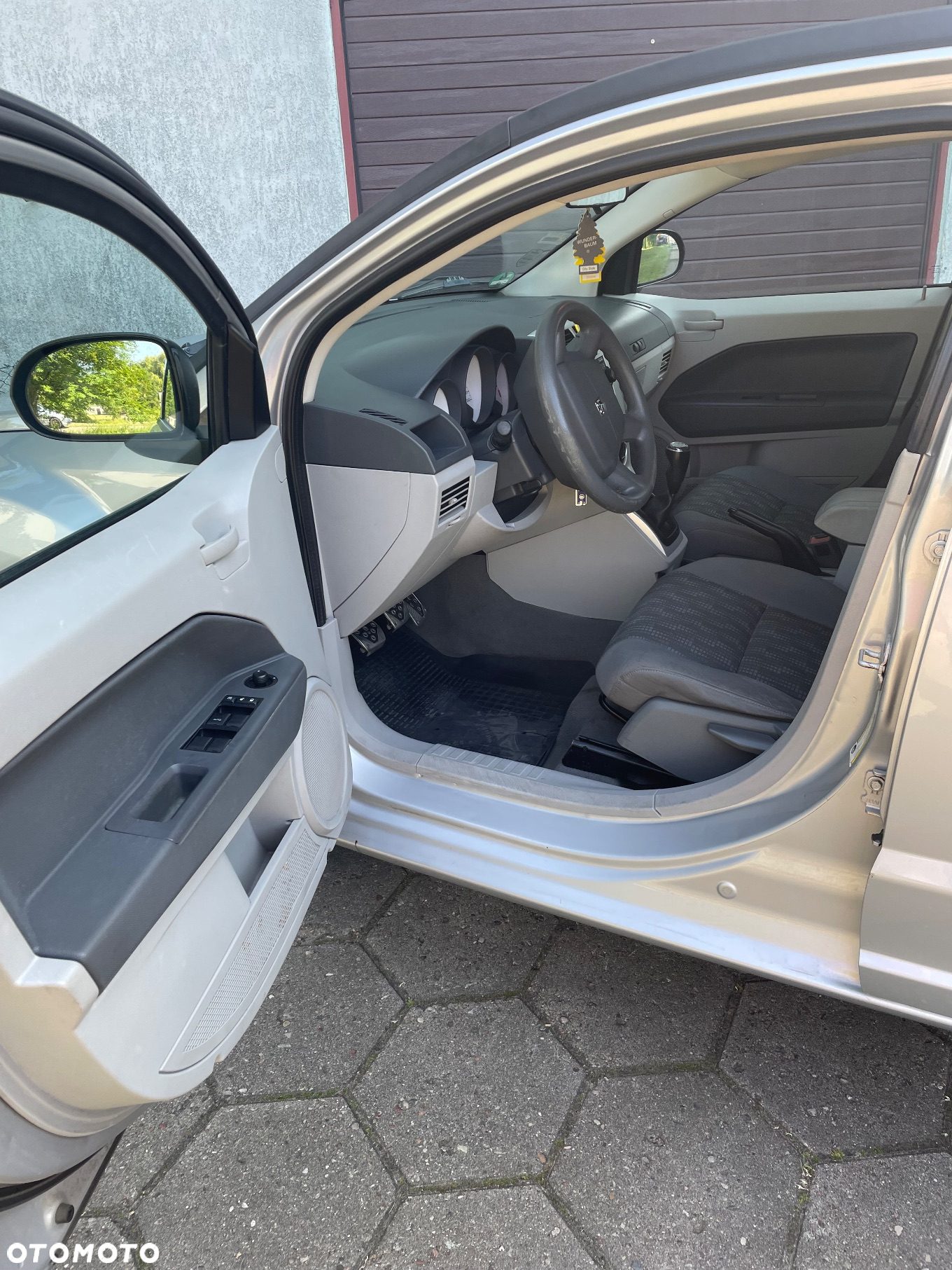 Dodge Caliber - 8