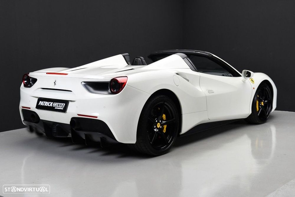 Ferrari 488 - 11