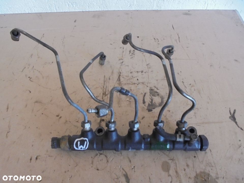 LISTWA WTRYSKOWA AVENSIS T22 COROLLA E12 2.0 D4D - 1