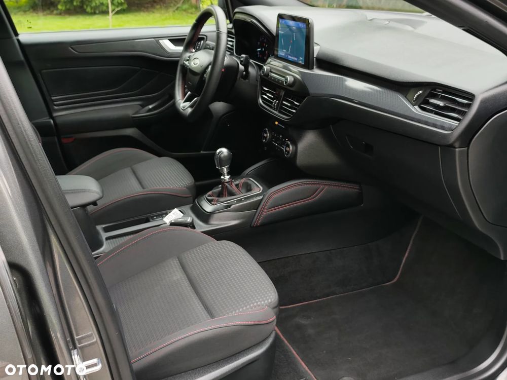 Ford Focus 1.0 EcoBoost ST-Line Black ASS - 18