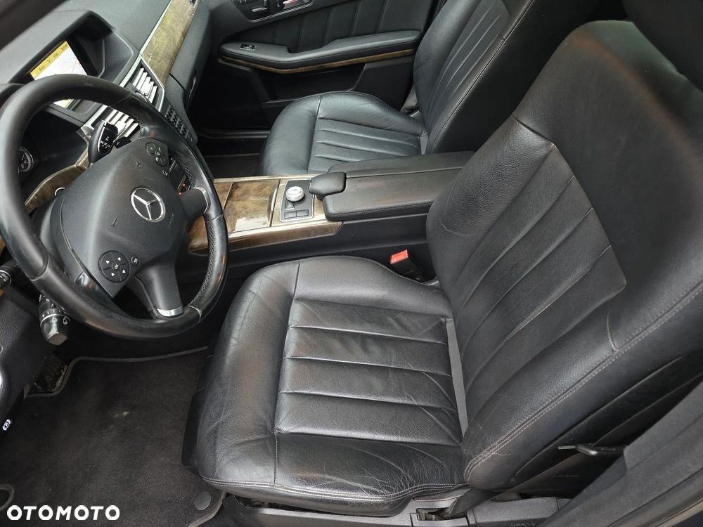 Mercedes-Benz Klasa E 350 CDI DPF BlueEFFICIENCY 7G-TRONIC Elegance - 19