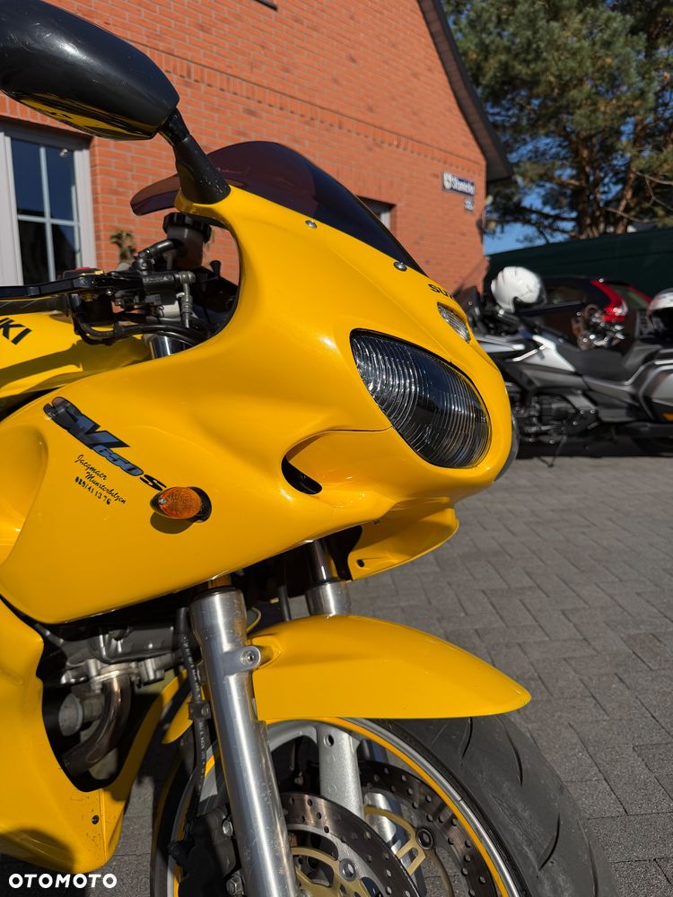 Suzuki SV - 16