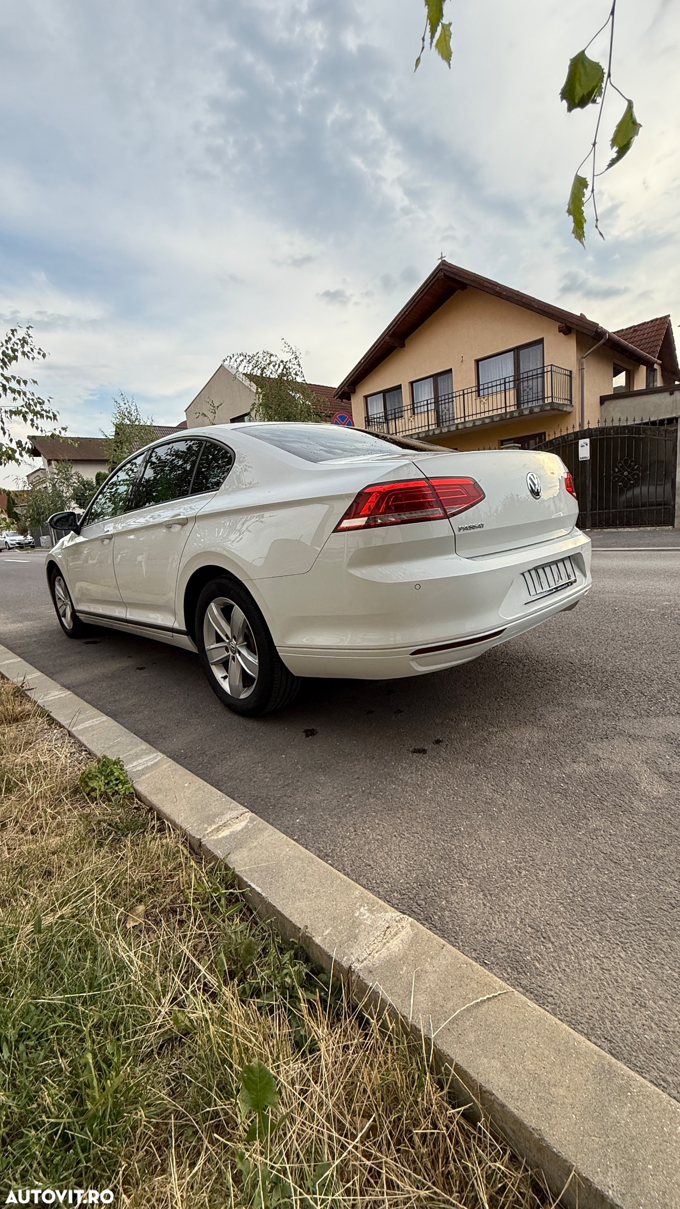 Volkswagen Passat 2.0 TDI Advance - 6