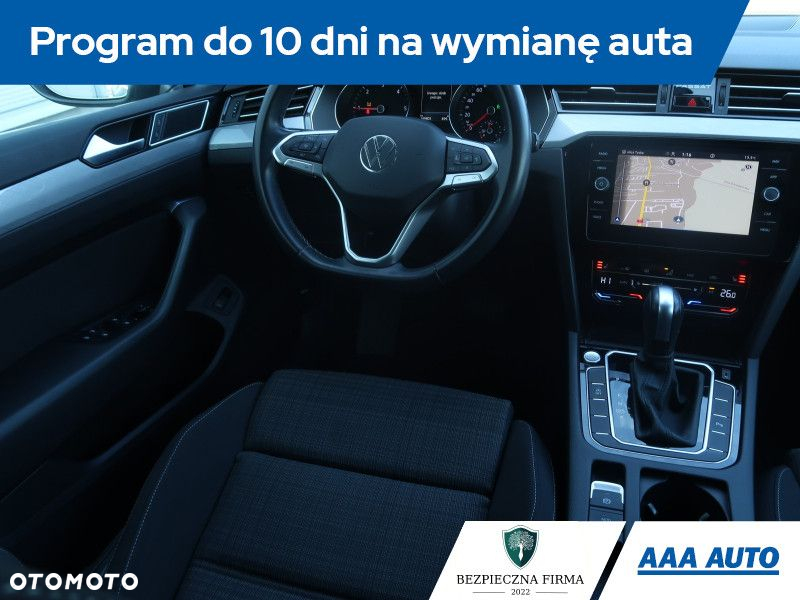 Volkswagen Passat - 8
