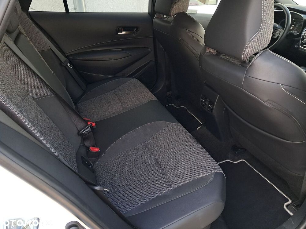 Toyota Corolla - 11