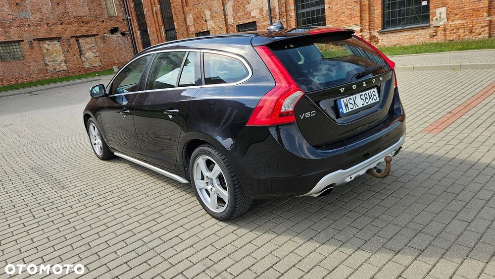 Volvo V60 2.0T R-Design - 4