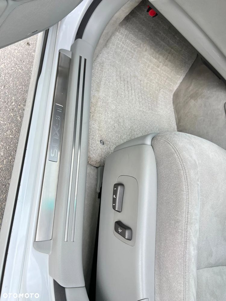 Lexus LS - 27